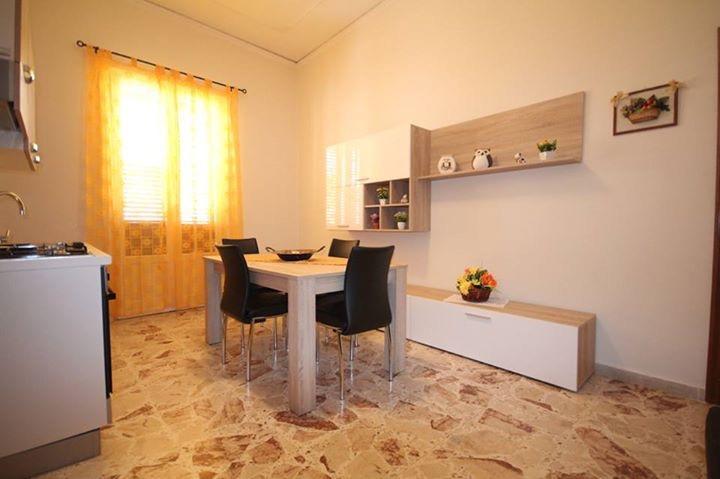 Le Tre Rose Di Mary Apartment อาโวลา ภายนอก รูปภาพ